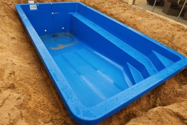 piscine-coque-acrylique-un-materiau-durable-pour-votre-piscine-26864-720-0